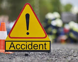 खोलामा ट्रक खस्दा एक जनाको मृत्यु, दुई जना घाइते
