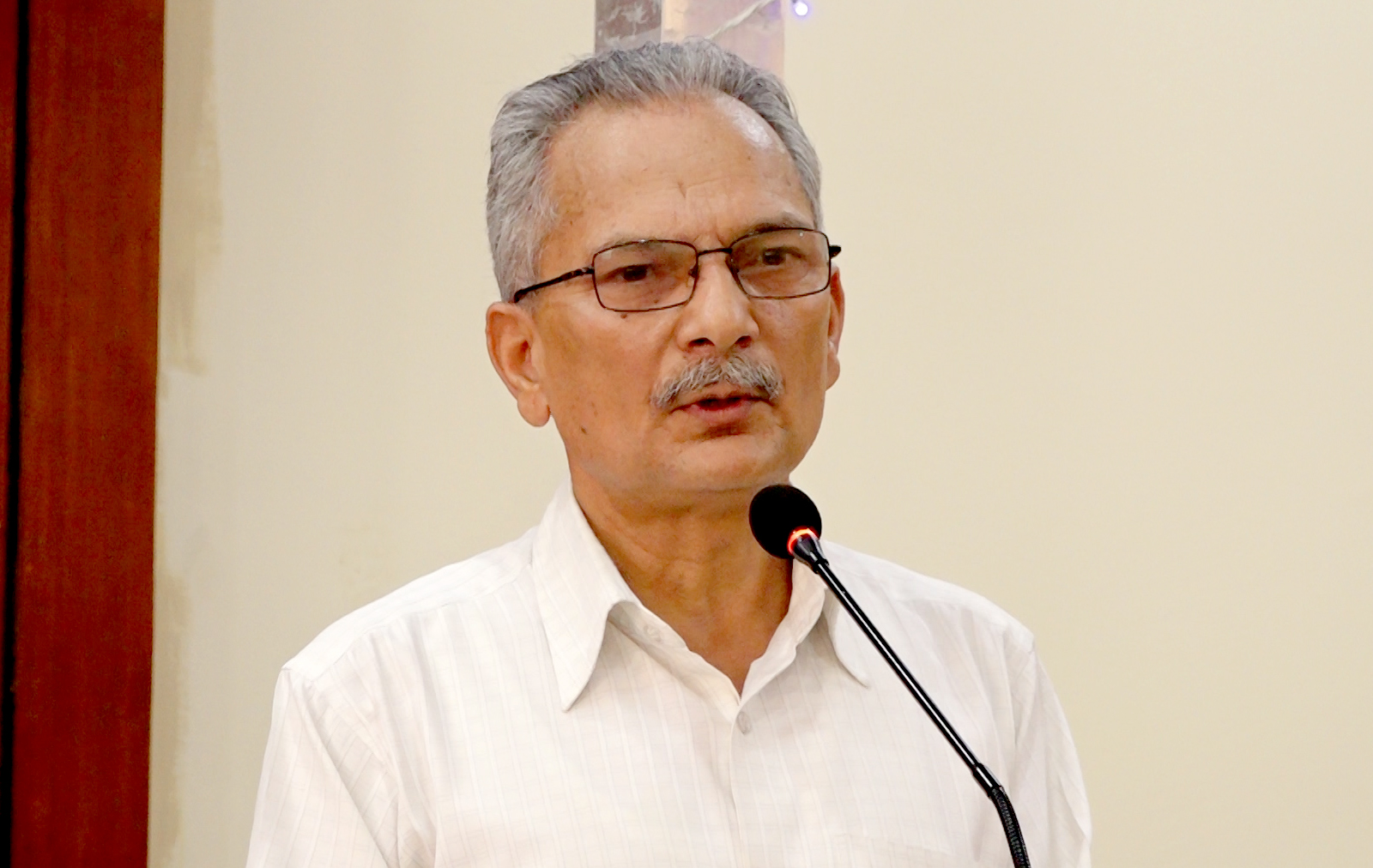 राजनीतिक दल र त्यसको नेतृत्वको स्खलन नै देशको संकटको कारक: बाबुराम भट्टराई