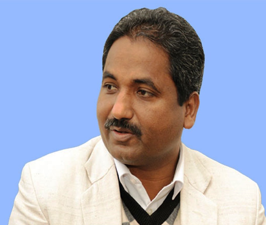 पैसा फिर्ता नदिएको भन्दै पूर्वमन्त्री साहविरुद्ध प्रहरीमा उजुरी
