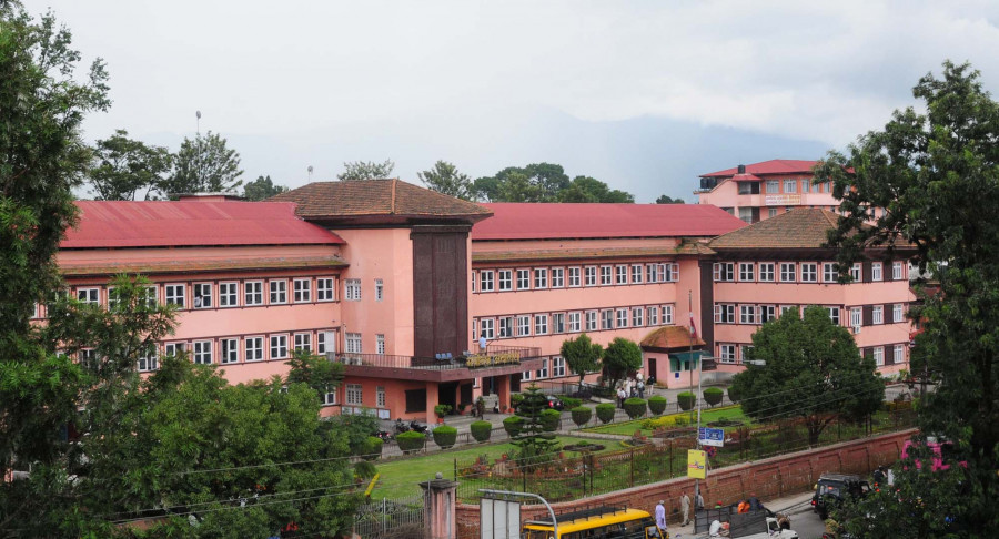 प्रतिनिधिसभा विघटनसम्बन्धी मुद्दामा रिट निवेदक पक्षको बहस सकियाे प्रतिनिधिसभा विघटनसम्बन्धी मुद्दामा रिट निवेदक पक्षको बहस सकियाे