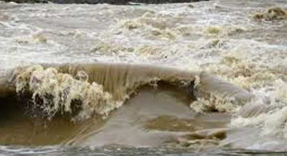 मकवानपुरमा लगातार बर्षासंगै बाढीको खतरा