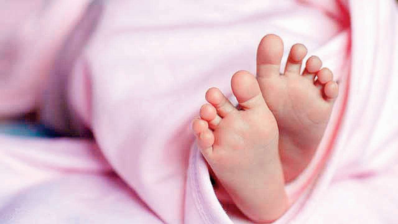 महोत्तरीमा बालकको शव भेटियो, बाबु र सौतेनी आमा पक्राउ